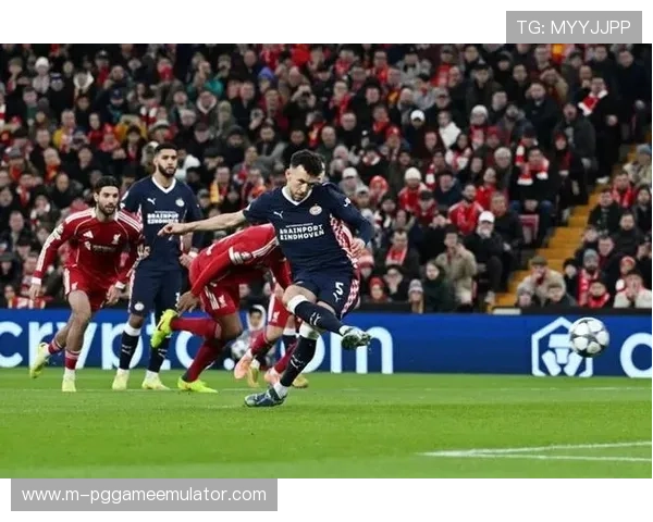 西汉姆联球员帕奎塔不满判罚染红，球队客场憾负利物浦